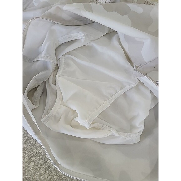 NWT Old Navy Active Tan Cream Camo Brief Lined 3" Running Shorts  Medium - Picture 3 of 5